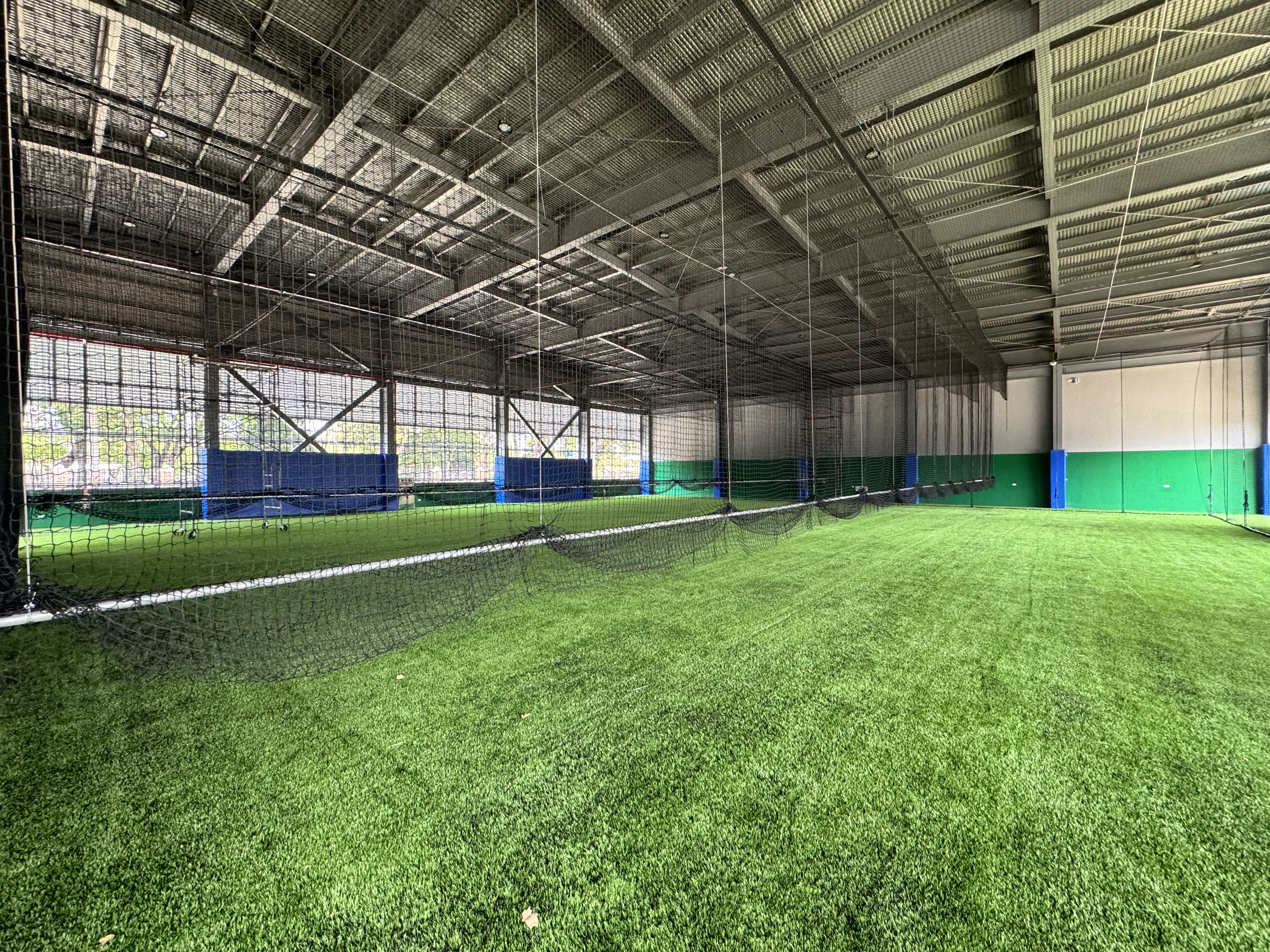 (圖)National Sports Training Center indoor batting cage.